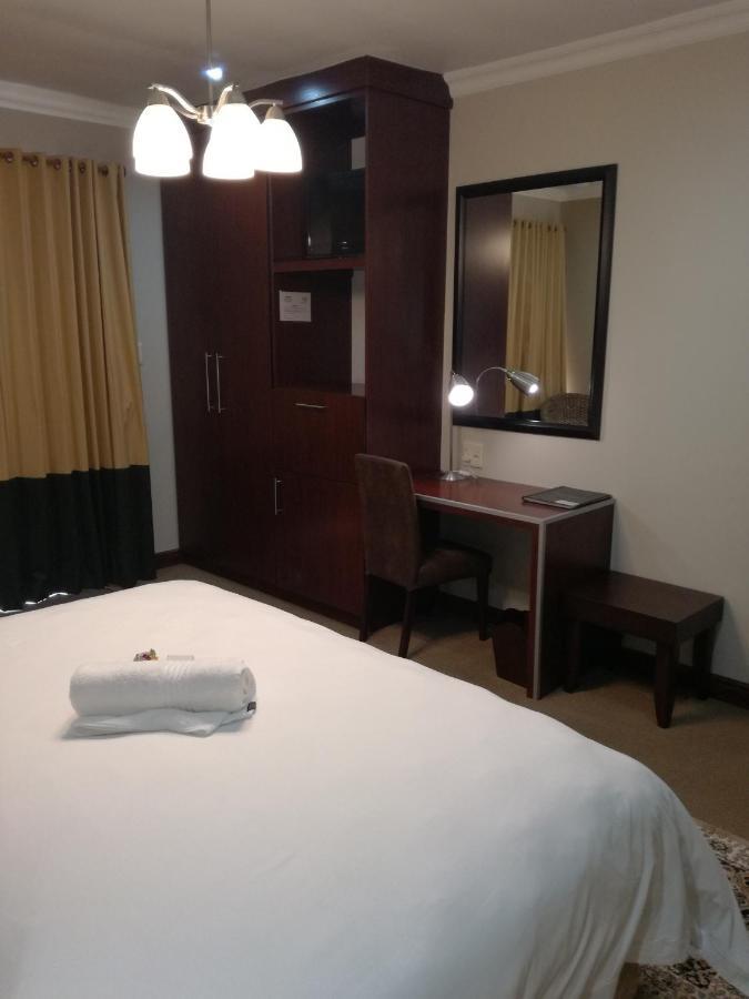 Belmont Guesthouse Блумфонтейн Екстер'єр фото