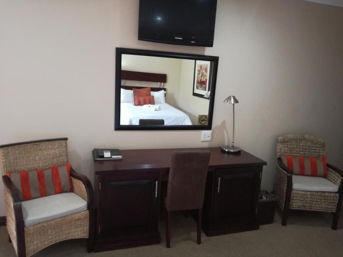 Belmont Guesthouse Блумфонтейн Екстер'єр фото